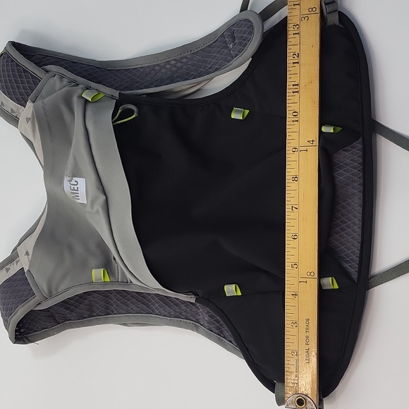 MEC Hydration Backpack - Picture 5 of 6